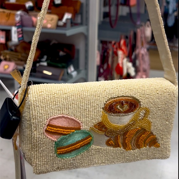 Beaded Cream Bag with Pastry Design - Picture 1 of 2